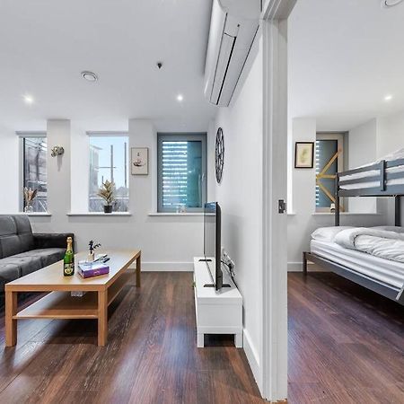 Sleep 7 20 Mins From London Waterloo Bp8公寓 外观 照片