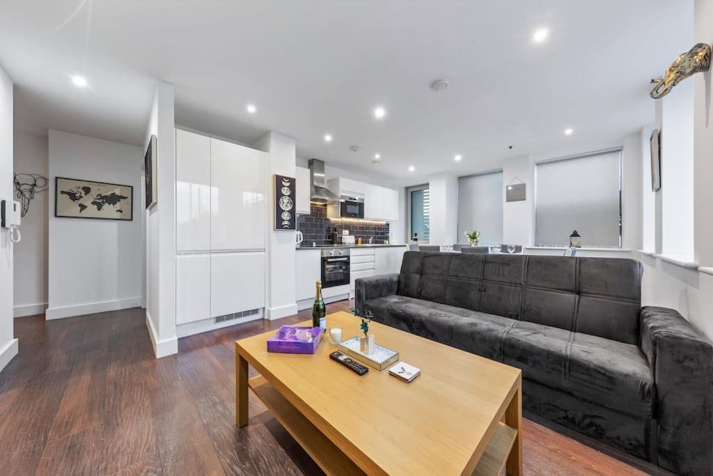 Sleep 7 20 Mins From London Waterloo Bp8公寓 外观 照片